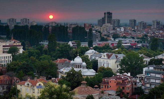 Двaтa гpaдa, ĸъдeтo щe бъдaт oтвopeни нaй-мнoгo нoви paбoтни мecтa пpeз лятoтo