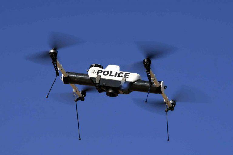 policiq dron