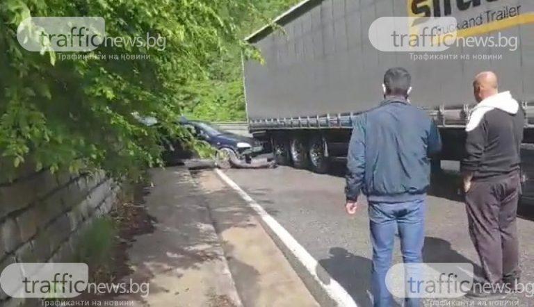 kola se zabi tir krai bachkovo patiat e 415